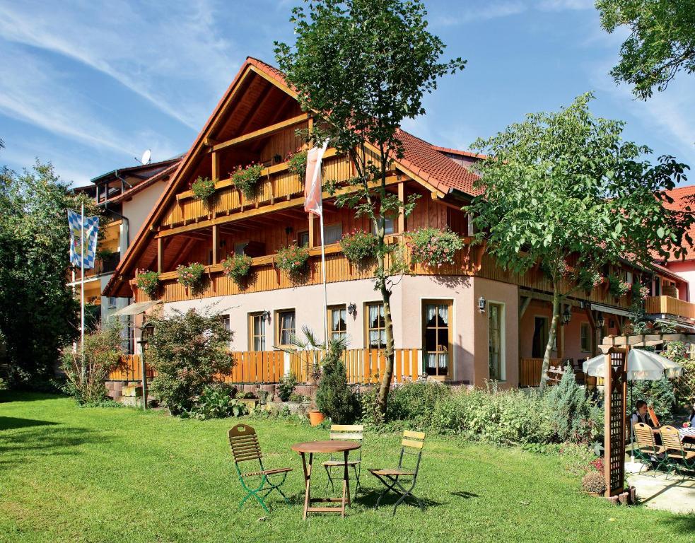 Land- Und Aktivhotel Altmuhlaue Bad Rodach Exterior photo